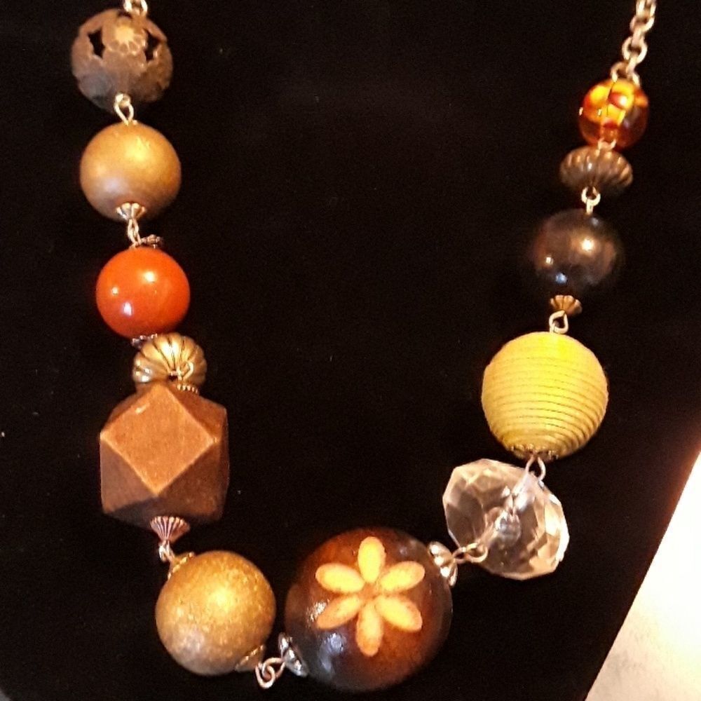 Unique Necklace - Picture 2 of 2
